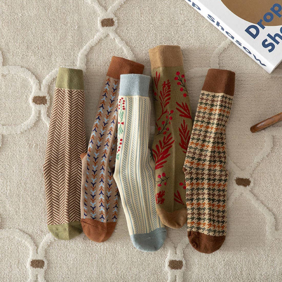 Rufia - Vintage Pattern Women's Socks for Fall & Winter
