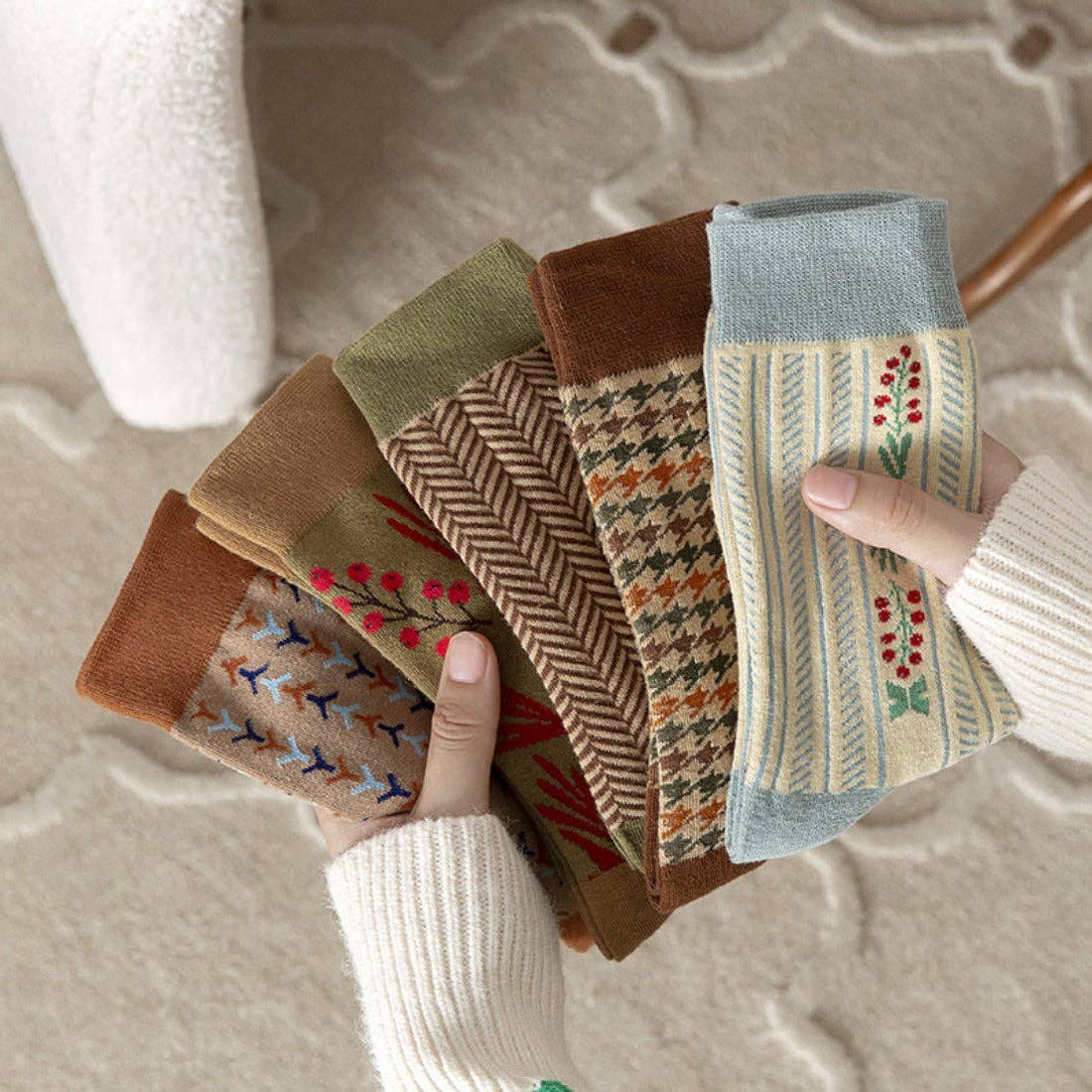 Rufia - Vintage Pattern Women's Socks for Fall & Winter